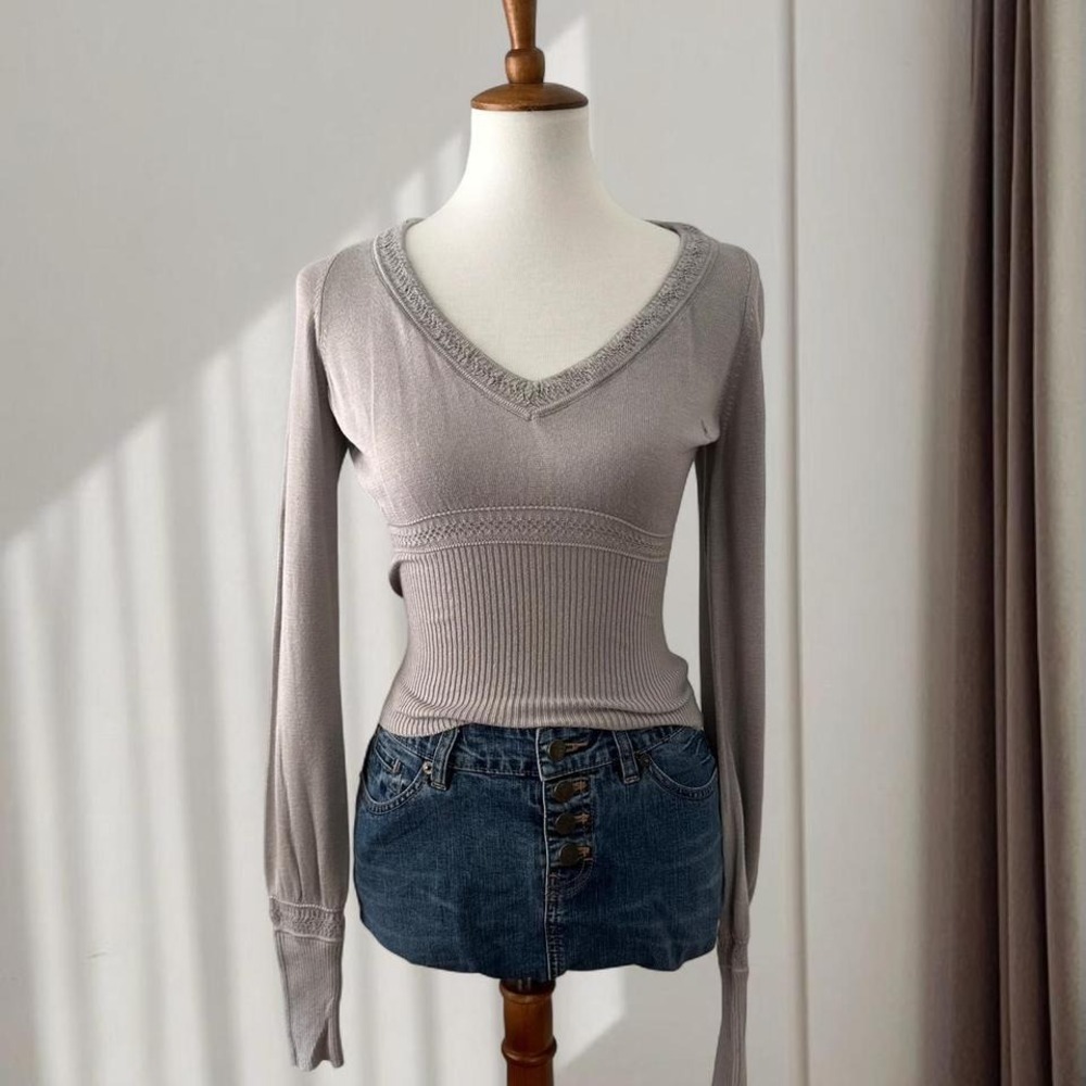 Y2k Express Design‎ Studio Gray Empire Waist V-Neck Crochet Trim Ribbed Sweater